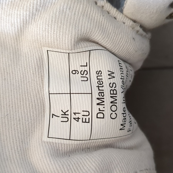 Dr martens comb style lace up boots size 9 light gray - Picture 14 of 15